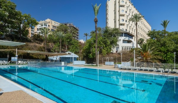 בריכת המלון – להתחבר לנוף ולטבע!