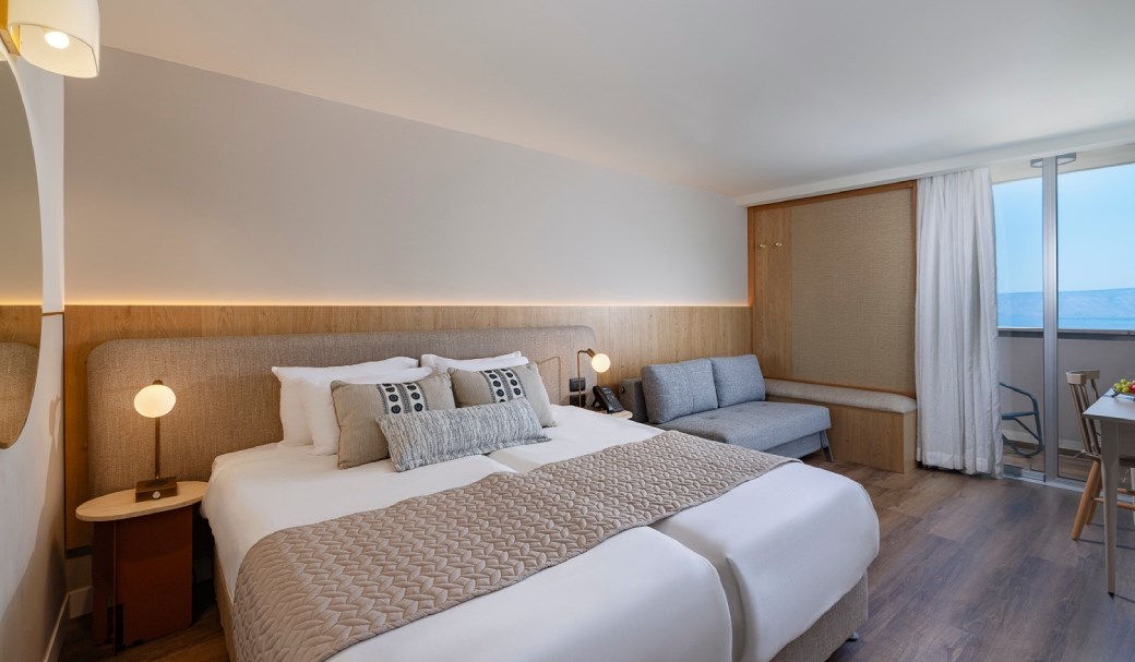 חדר דלקס קומה גבוהה - מלון המלך שלמה טבריה