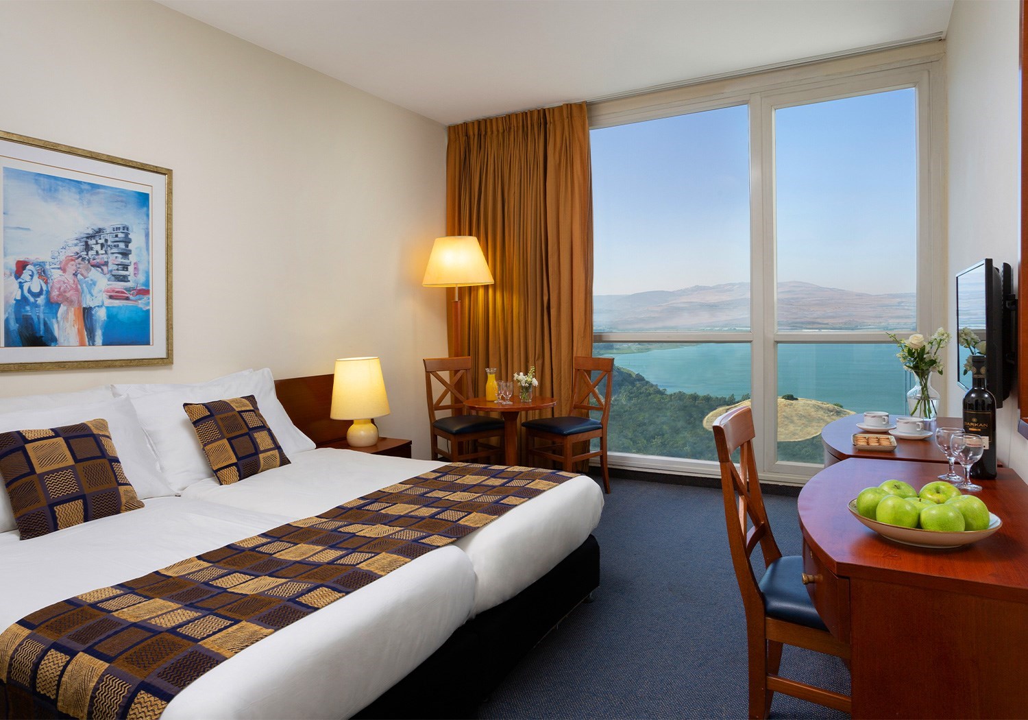 חדר סופריור עם מרפסת ונוף לכנרת - מלון המלך שלמה ט